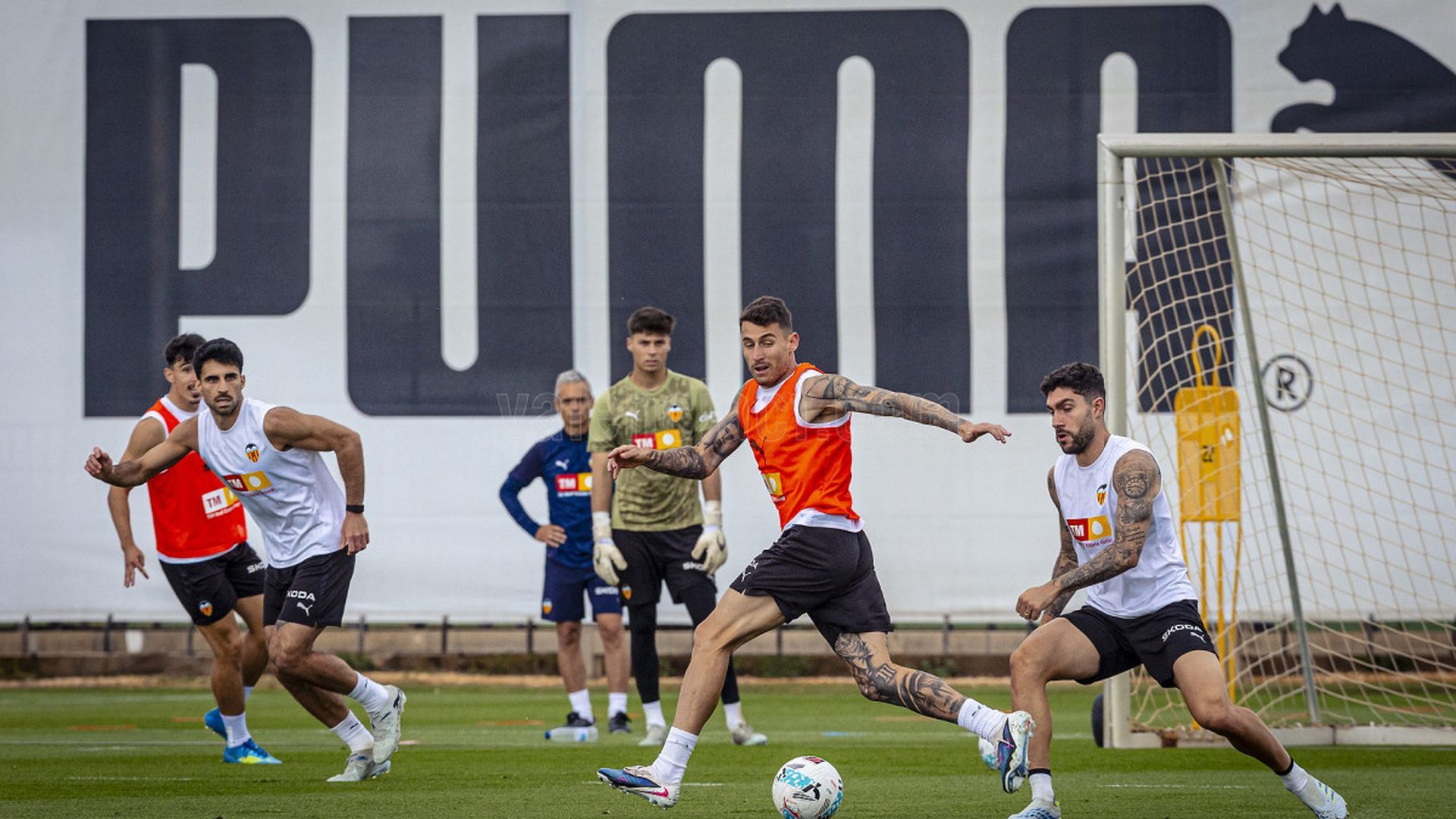 El Valencia CF, entrenando en Paterna