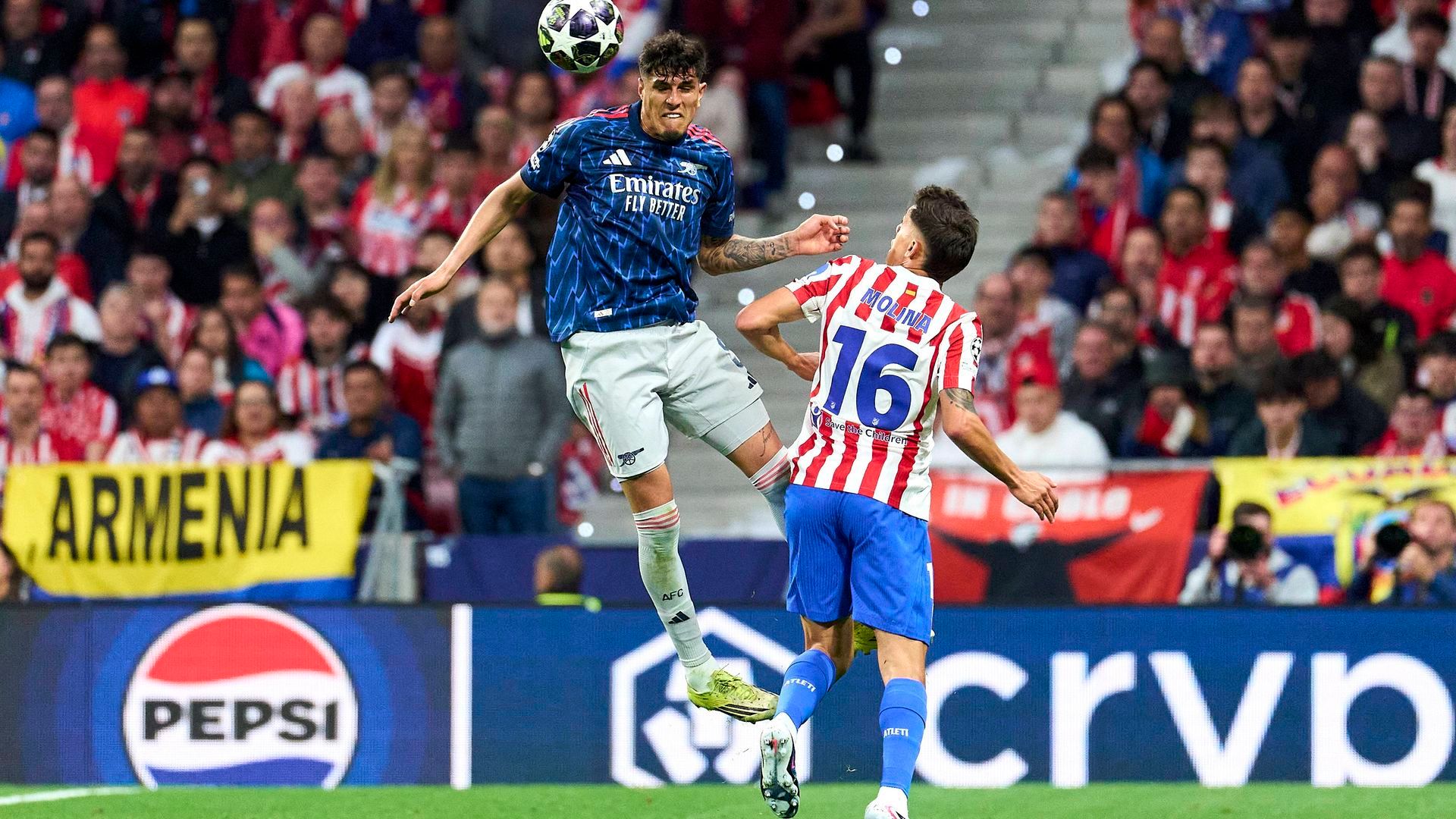 Lance de juego en el Atlético - Arsenal