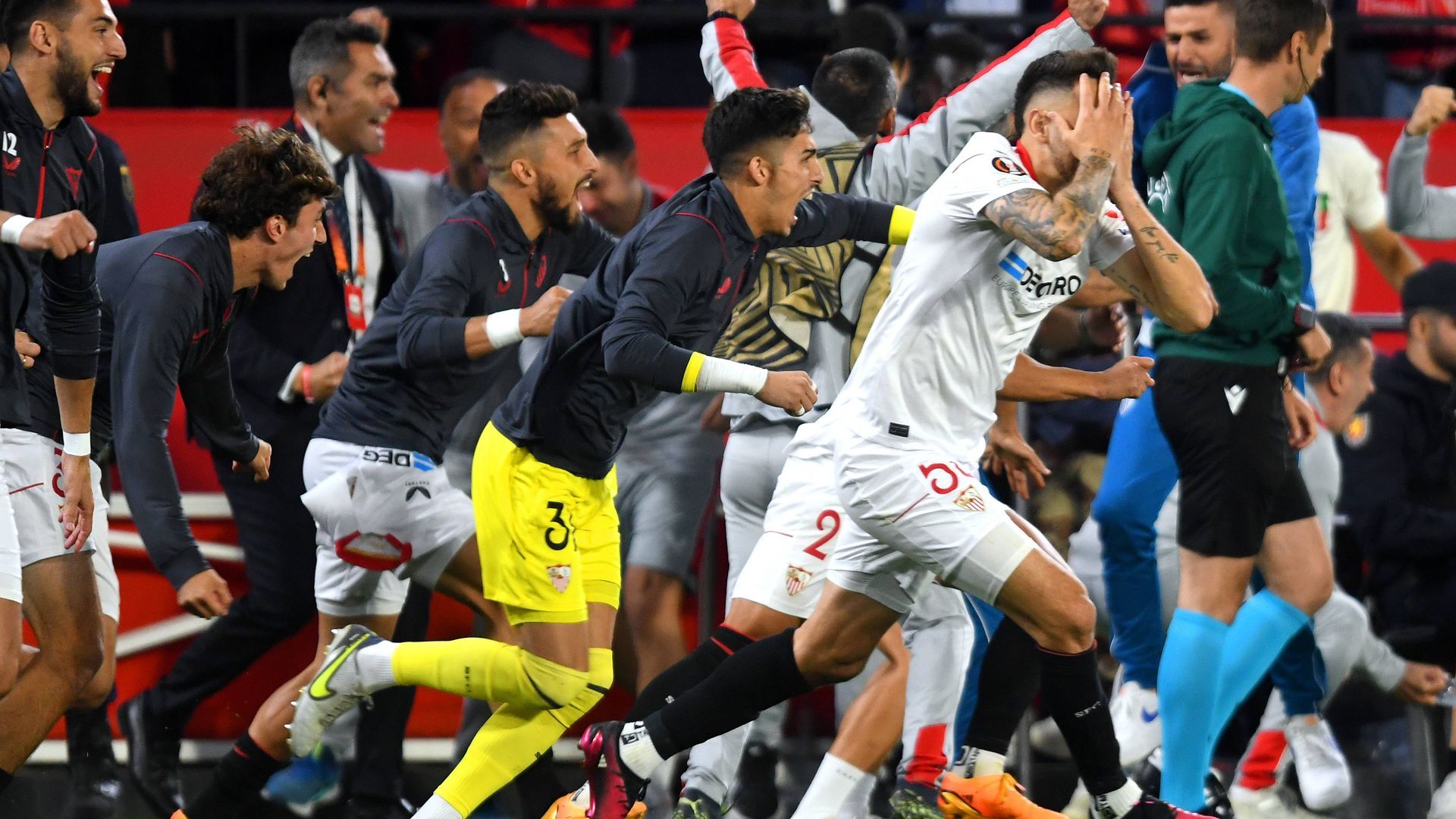 Lucas Ocampos, celebrando la victoria ante el United