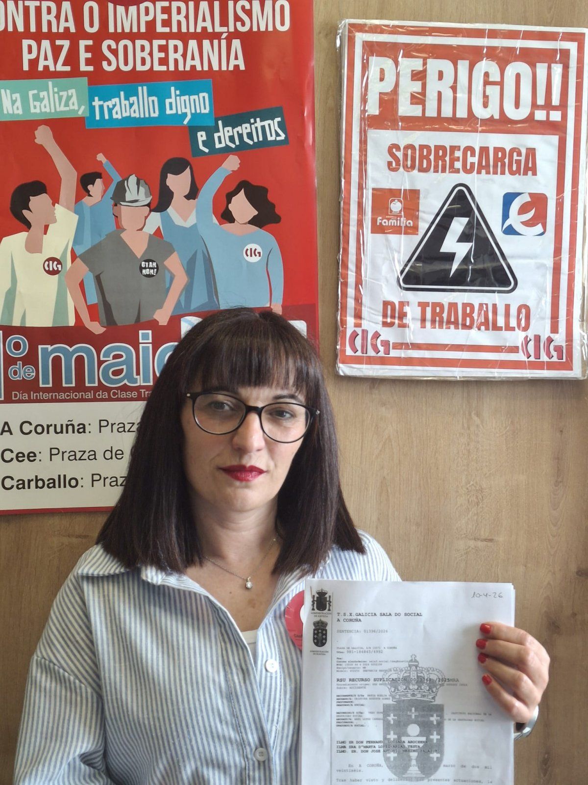 Sentencia a favor de la trabajadora de un supermercado, sostenida por Raquel