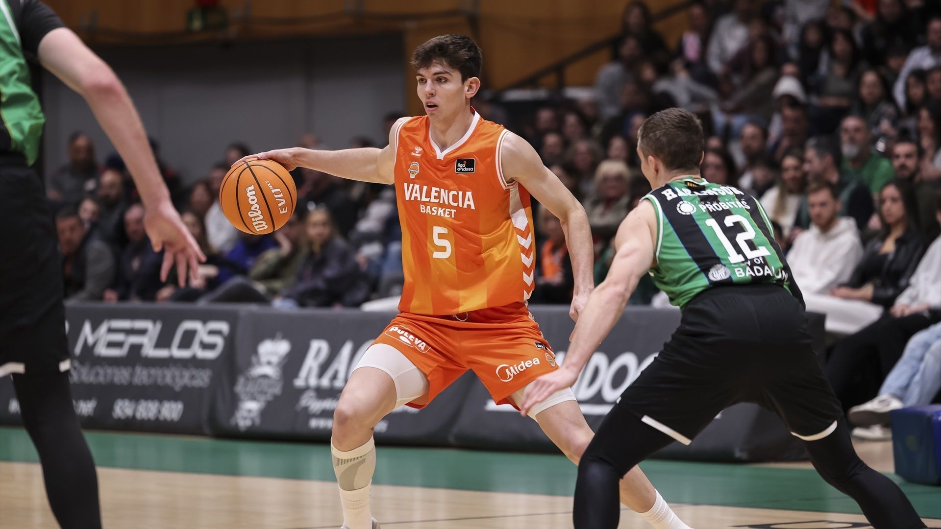 Sergio Larrea durante un partido de Valencia Basket esta temporada