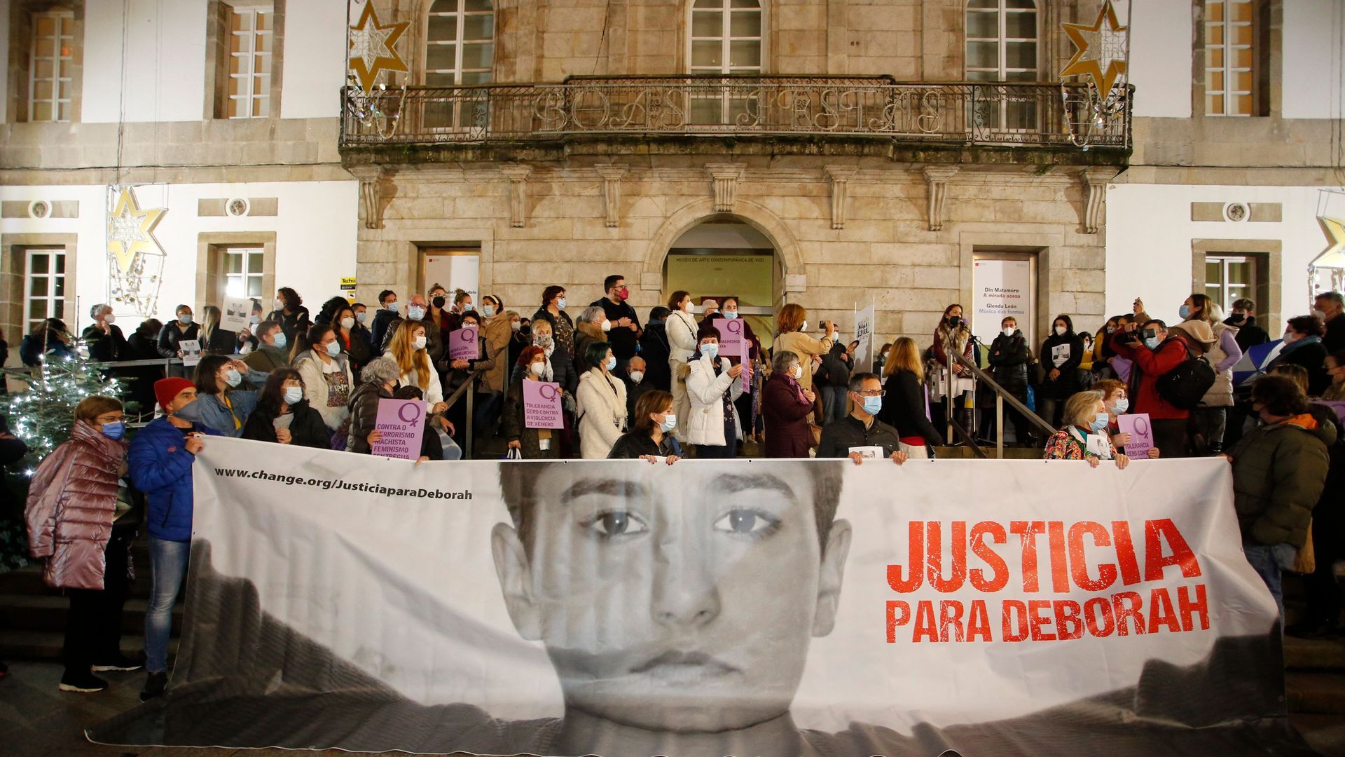 Concentración en Pontevedra por el crimen de Déborah