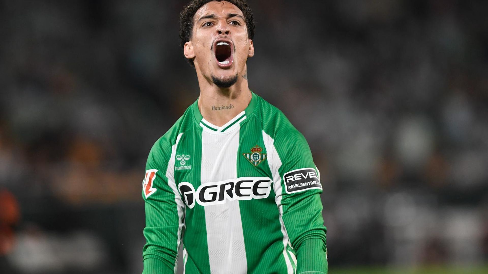 Antony, celebrando el gol de Bellerín al Real Madrid