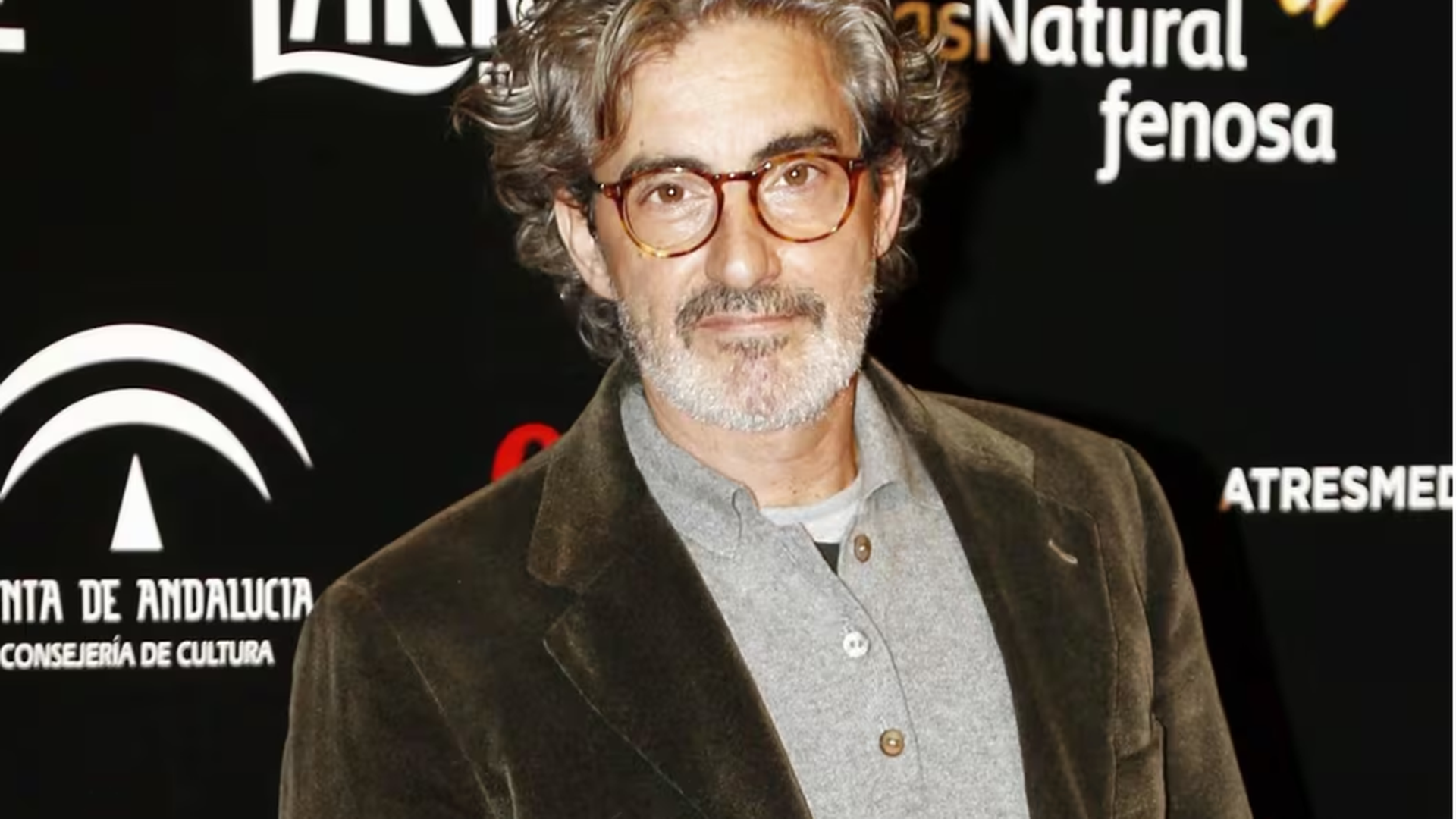 La alejada vida de los focos del actor Micky Molina, que vive en un pueblo de seis habitantes: "Yo ya estoy fuera del sistema"