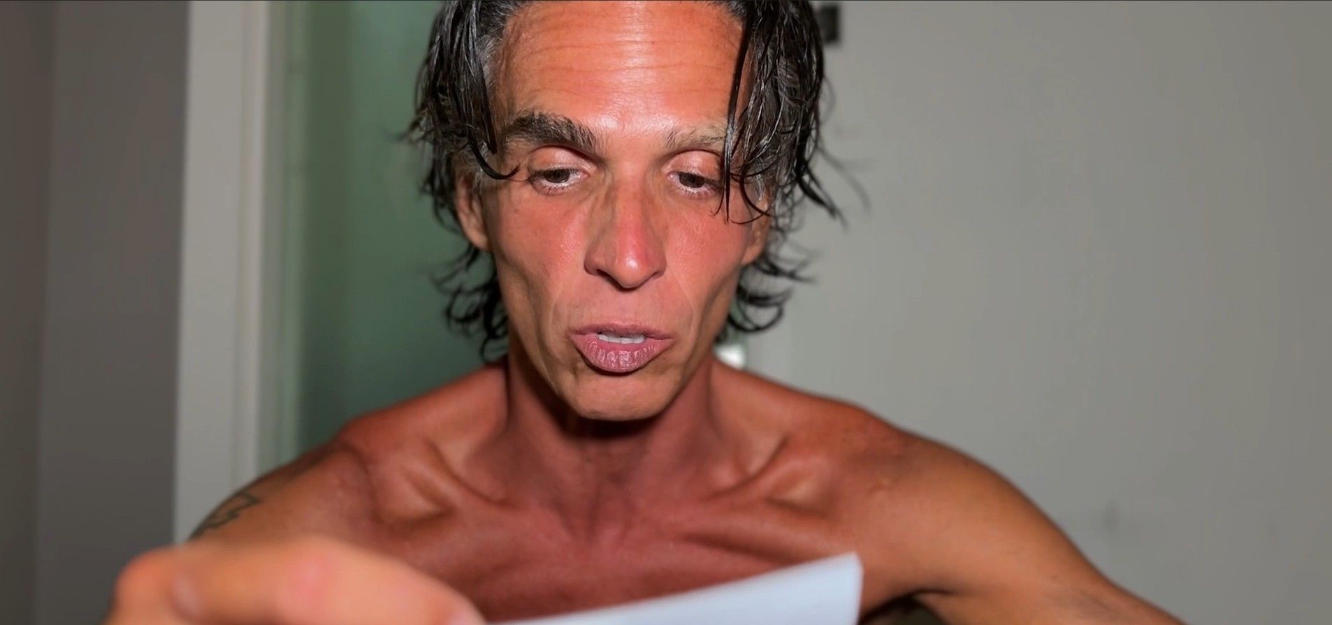 Toni Elías, último expulsado definitivo, no puede evitar emocionarse al leer su carta del 'yo del futuro': 