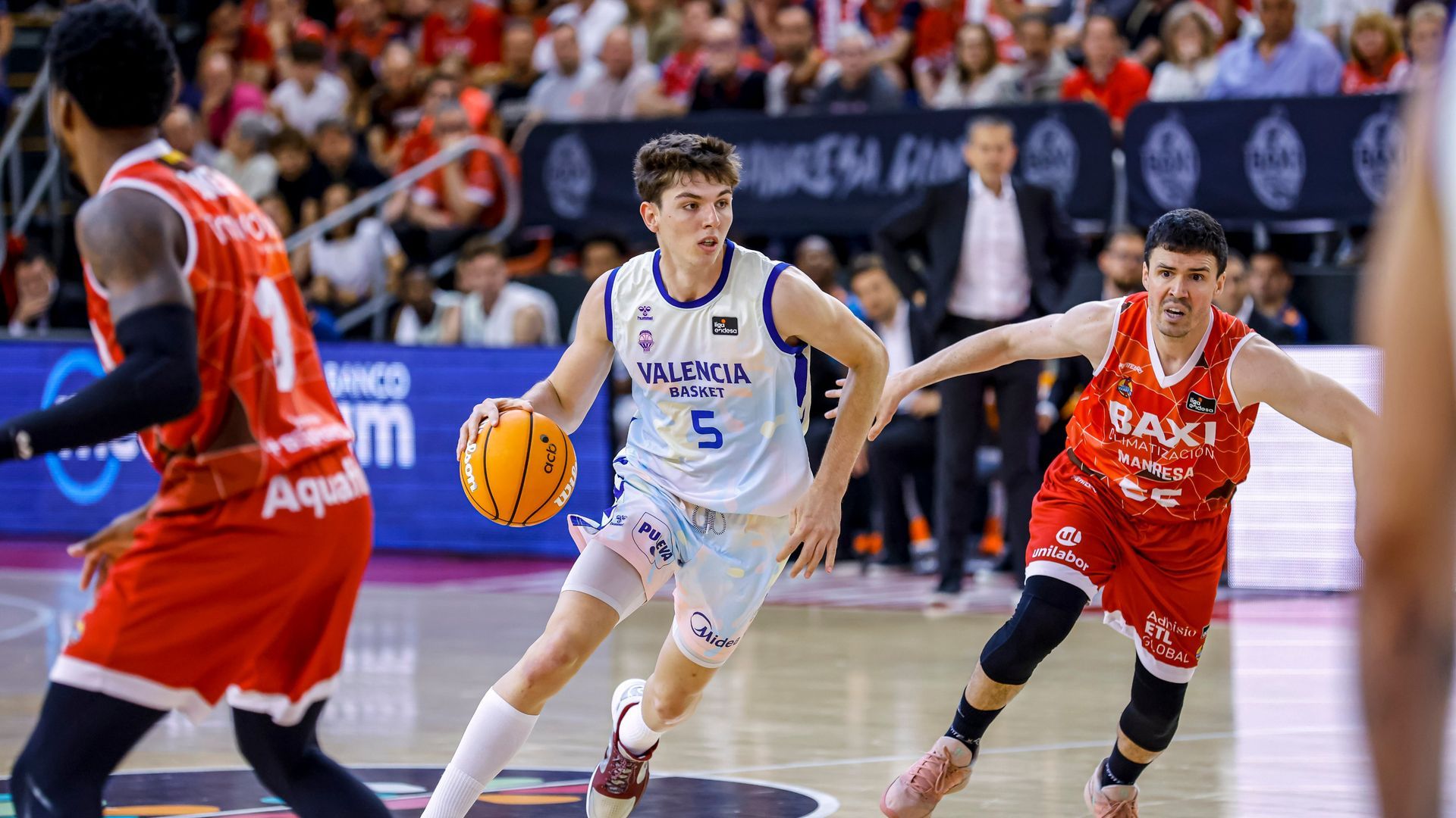 Derrota al límite del Valencia Basket en Manresa (104-102)