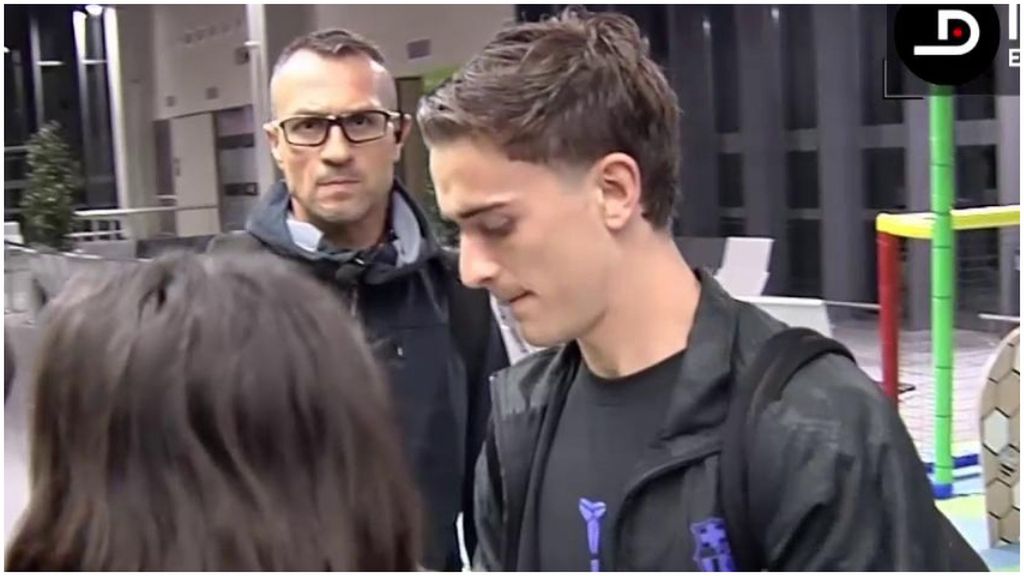El "fenómeno Gavi" convierte el aeropuerto de Pamplona en una fiesta