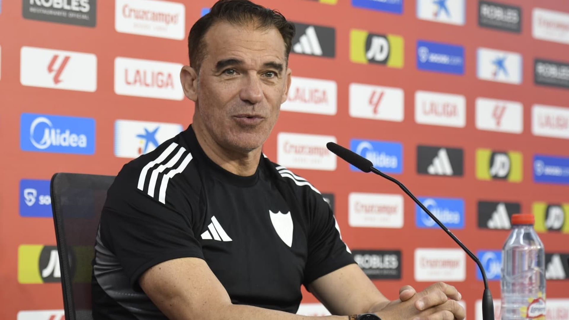 Luis García Plaza, en sala de prensa