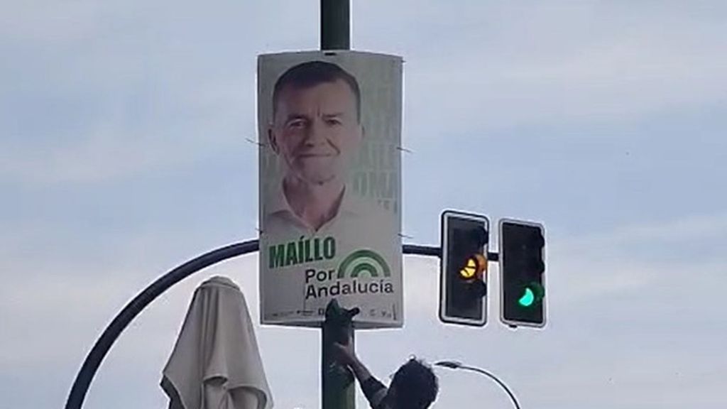 Así ha sido el cruce de acusaciones entre el PSOE y Por Andalucía con el alcalde de Sevilla tras la supuesta retirada de carteles electorales