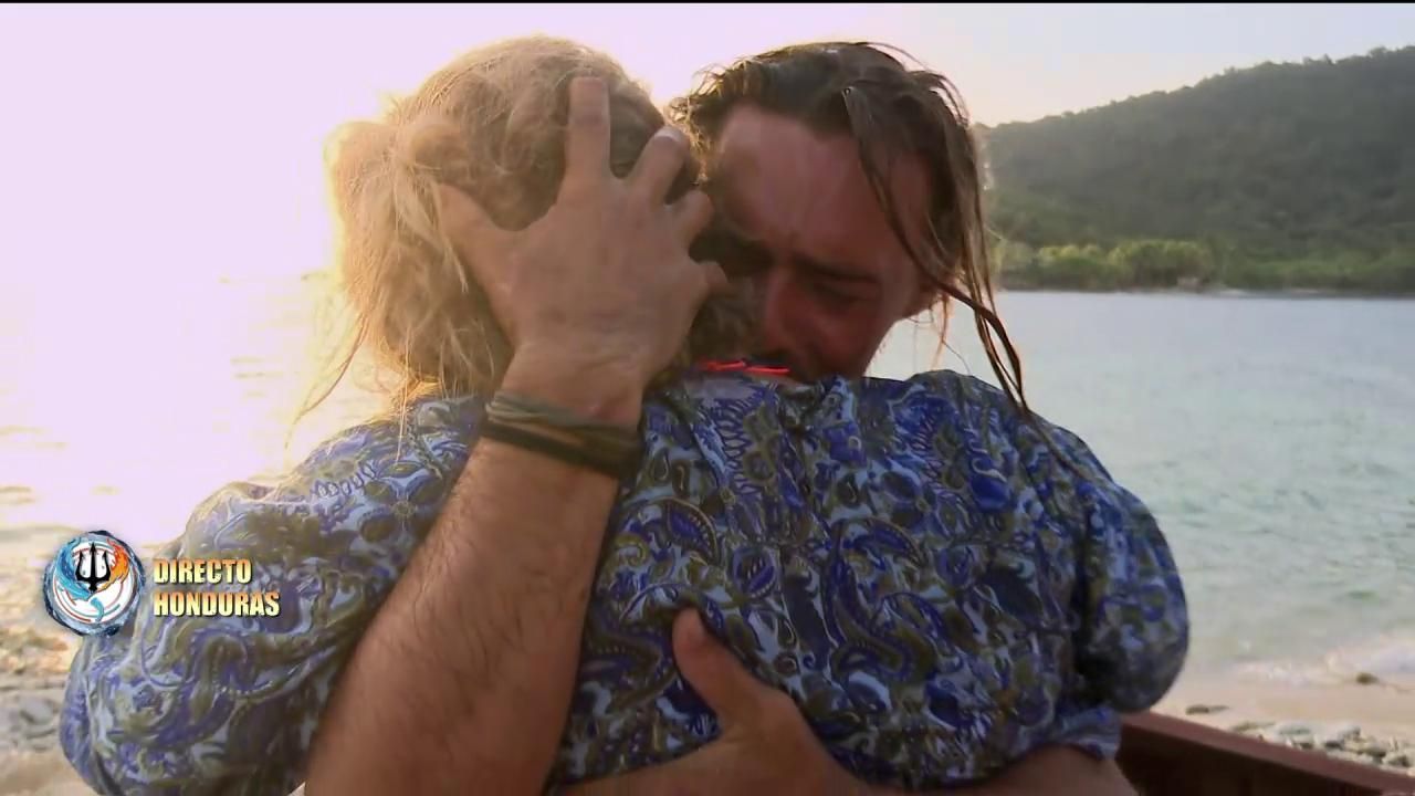 Alvar Seguí protagoniza un emocionante reencuentro con su madre tras superar un durísimo reto a nado: 