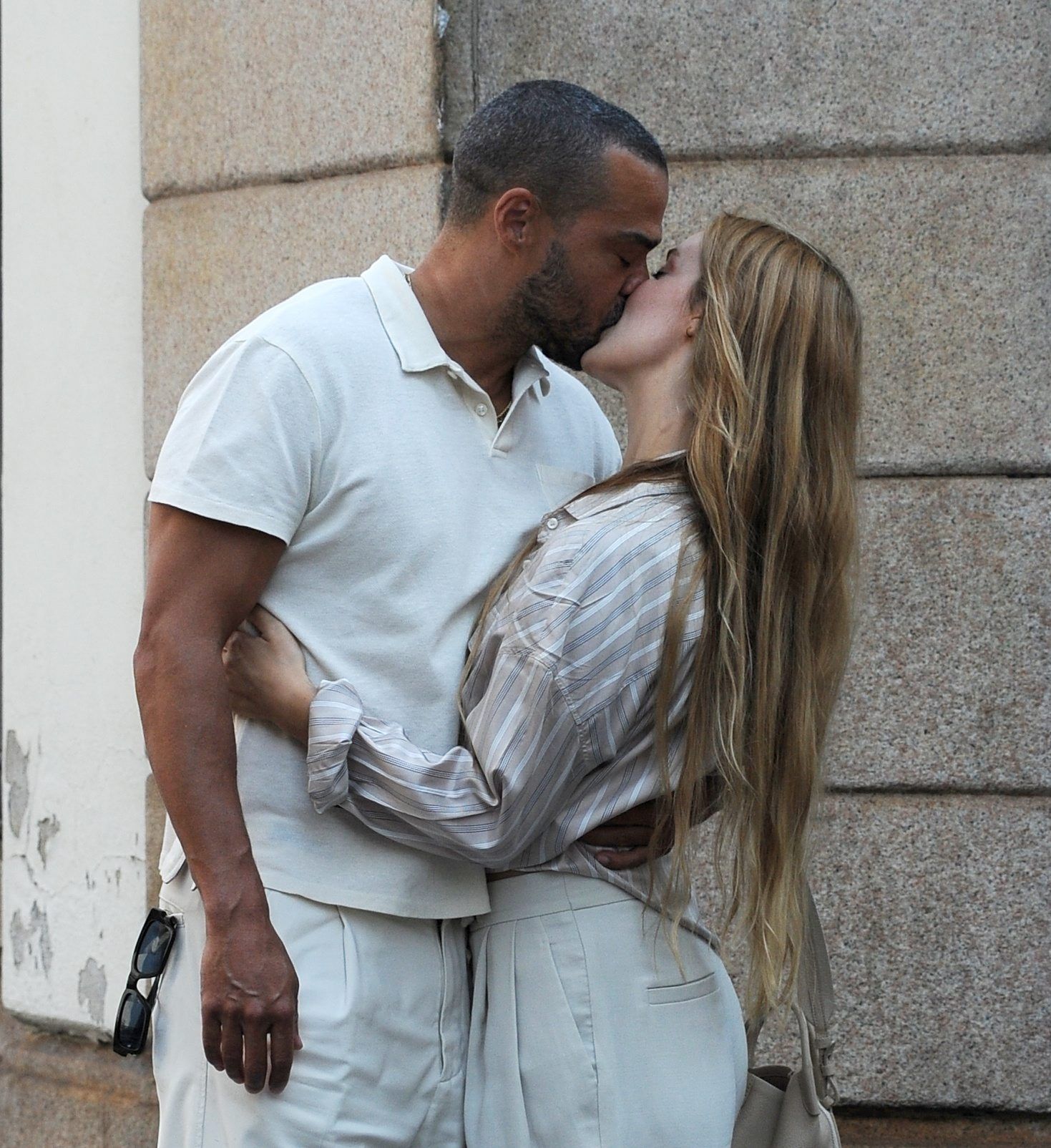 Alejandra Onieva y Jesse Williams