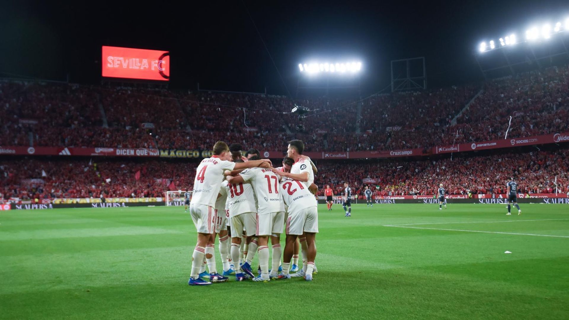 Celebración del gol de Alexis Sánchez ante la Real Sociedad
