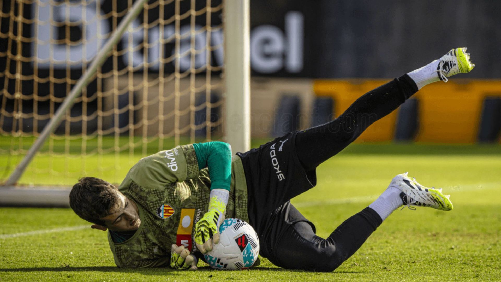 julen_agirrezabala_en_paterna_foto_valencia_cf_001.png