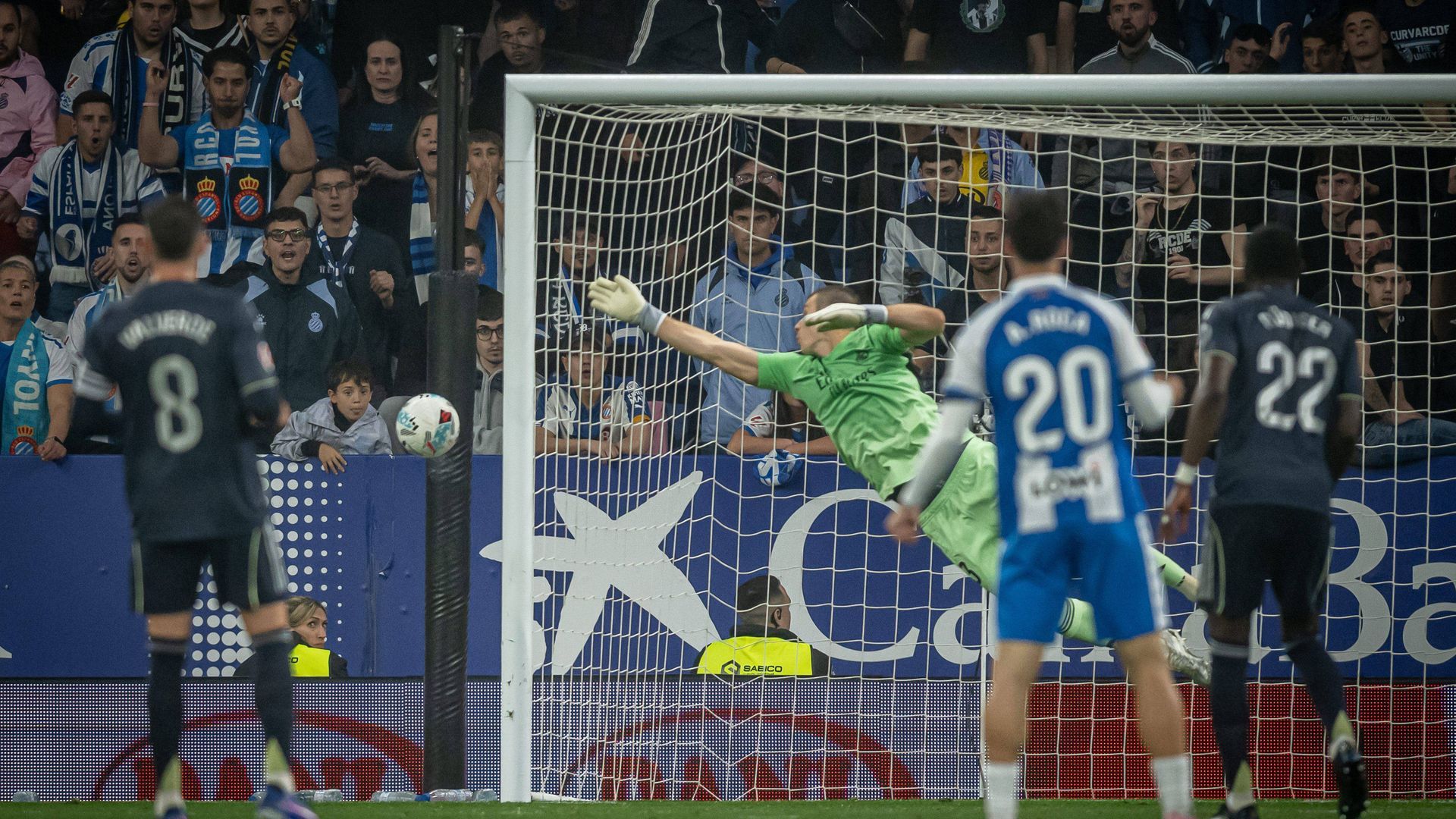 Lunin ante el Espanyol