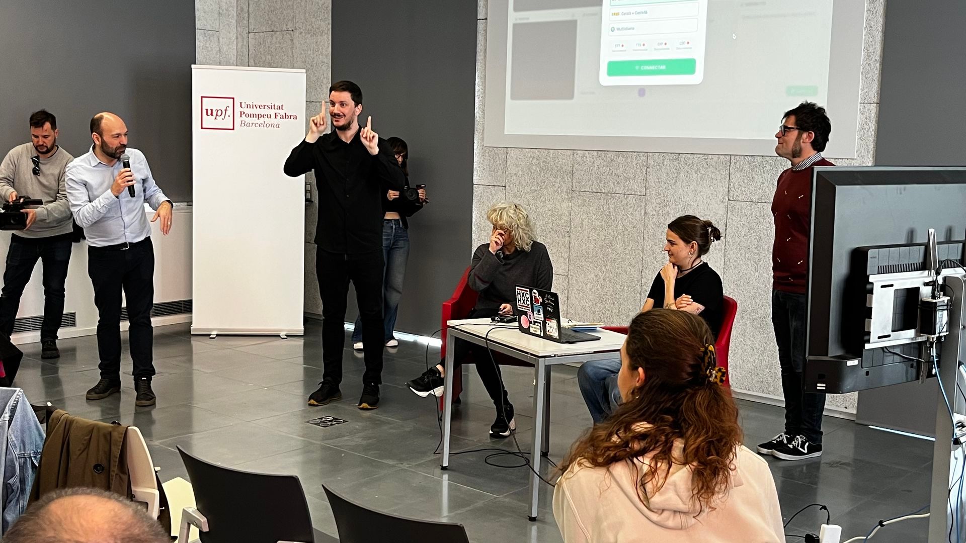 Una foto del acto de presentación de SignarIA
