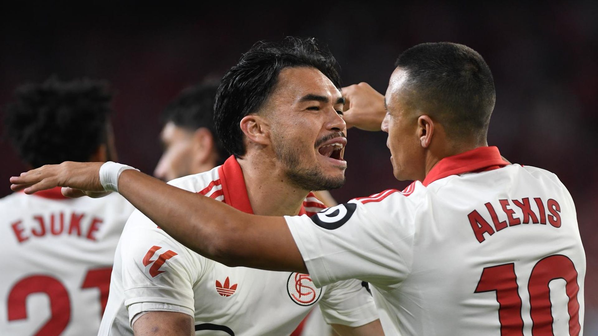 Alexis Sánchez celebra su gol en el Sevilla - Real Sociedad