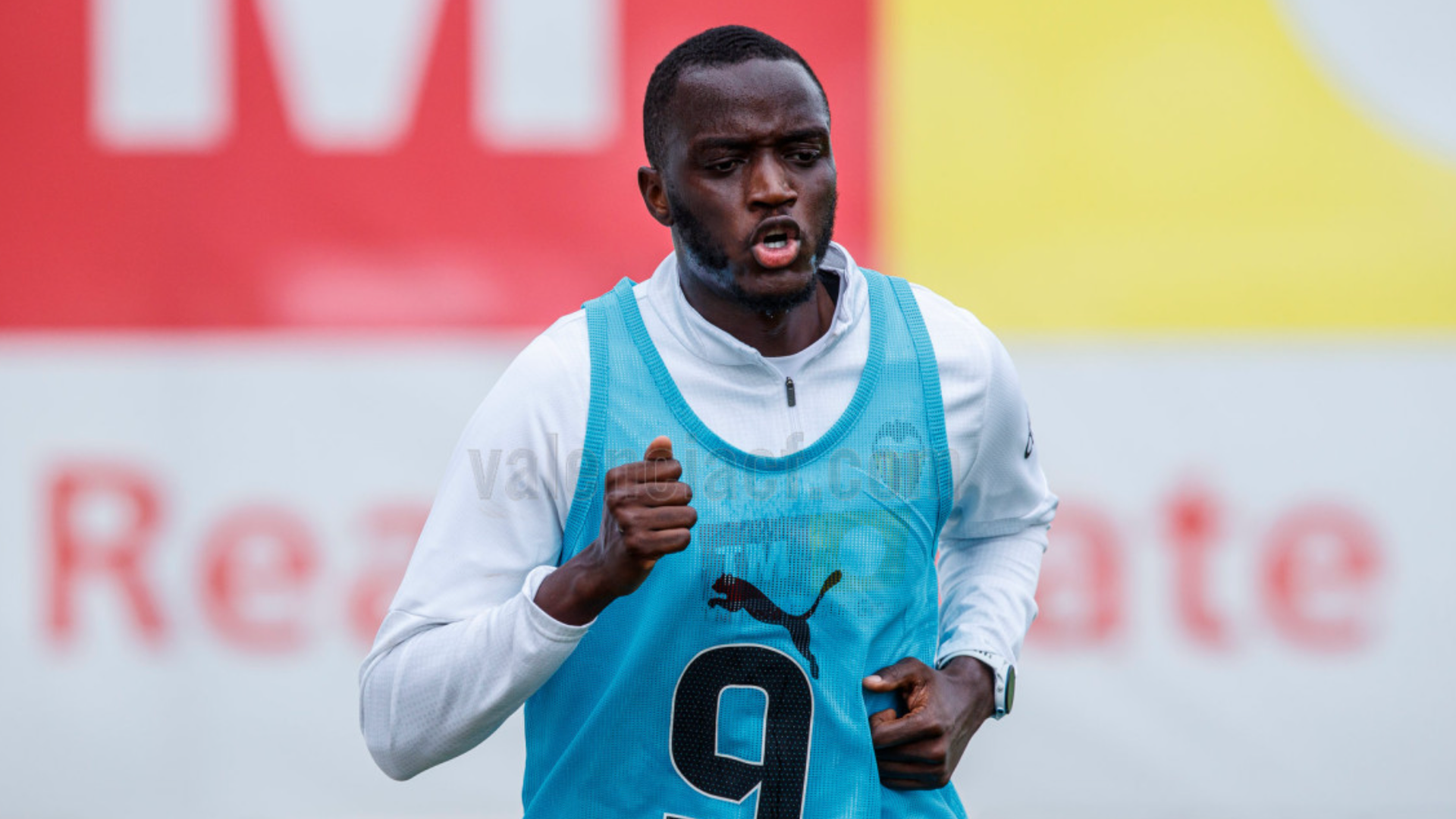 Diakhaby vuelve a correr y a tocar balón
