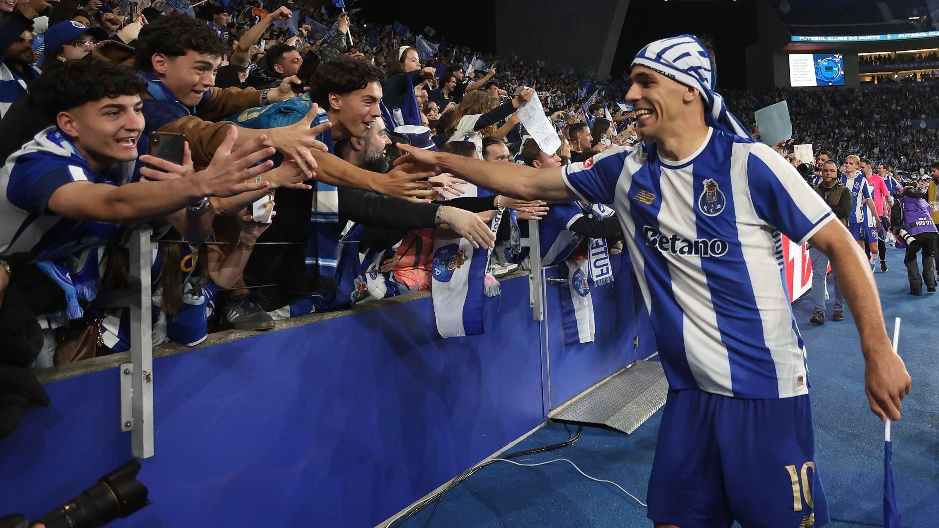 Gabri Veiga celebra el título con el Oporto