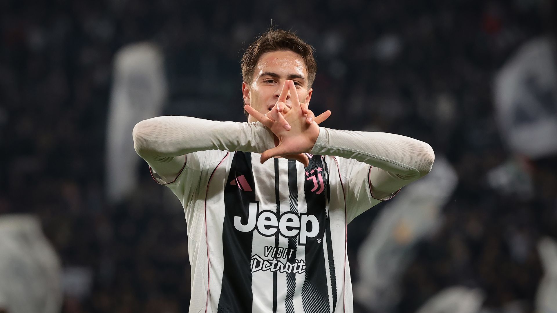 Kenan Yildiz celebrando un gol con la Juventus
