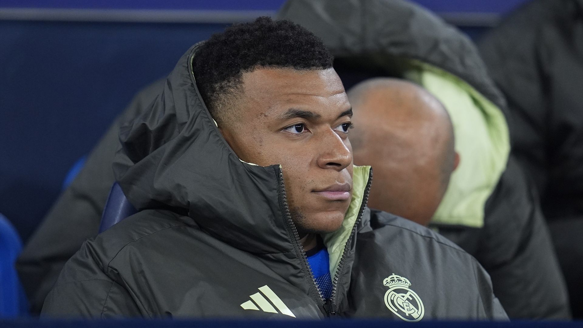 Kylian Mbappé en el banquillo del Real Madrid esta temporada