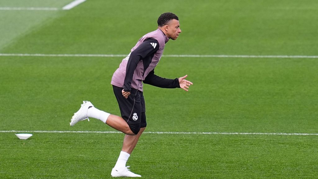 Mbappé entrena en solitario en el día libre del Madrid y su entorno le defiende de las críticas: "Interpretación exagerada"