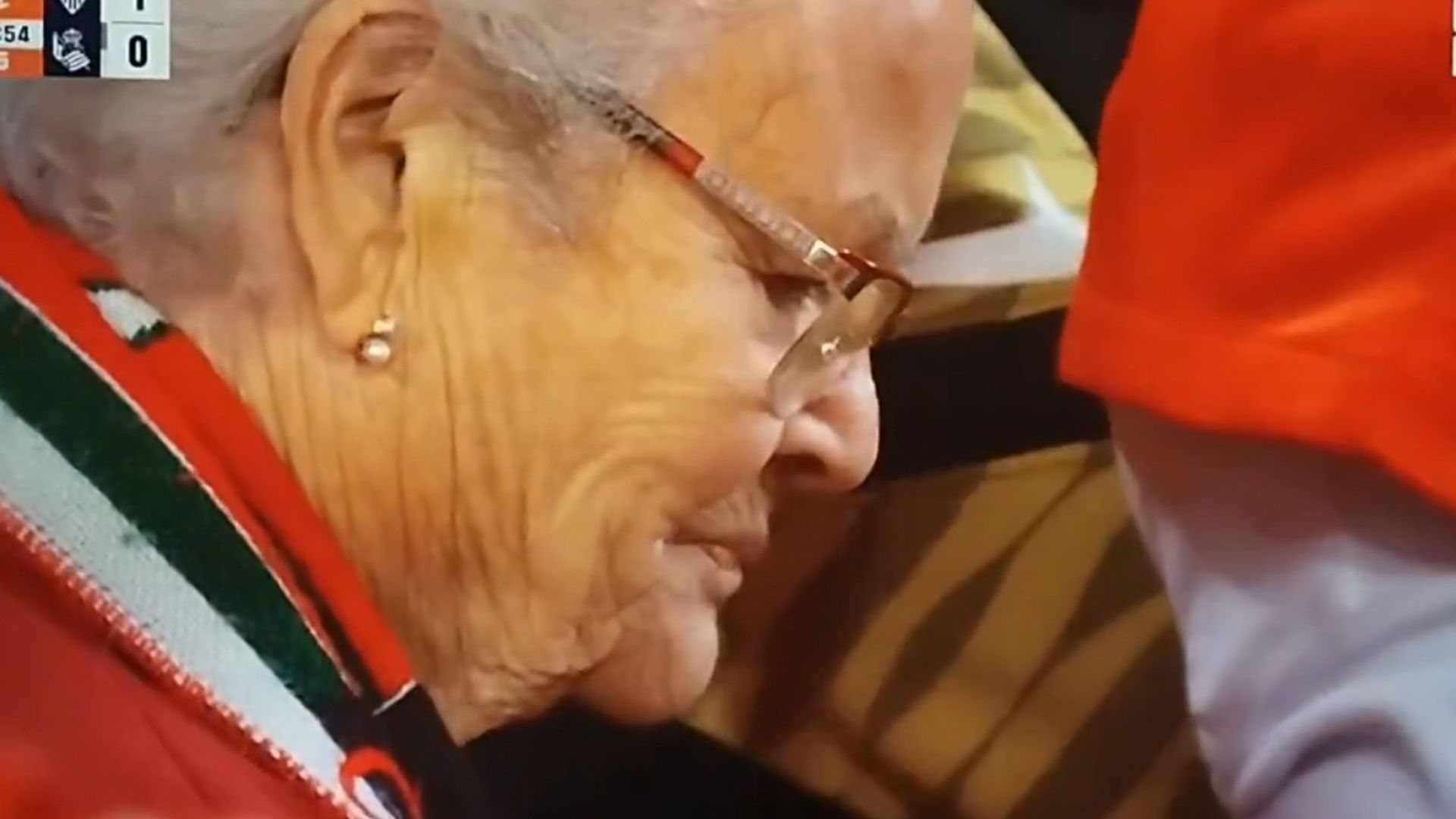 La abuela sevillista se ha hecho viral en redes La abuela sevillista se ha hecho viral en redes