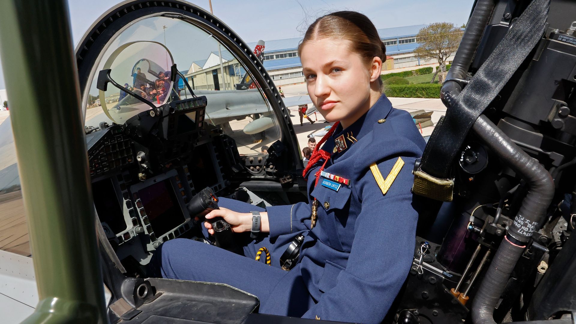 La princesa Leonor, en la cabina de un reactor Eurofighter