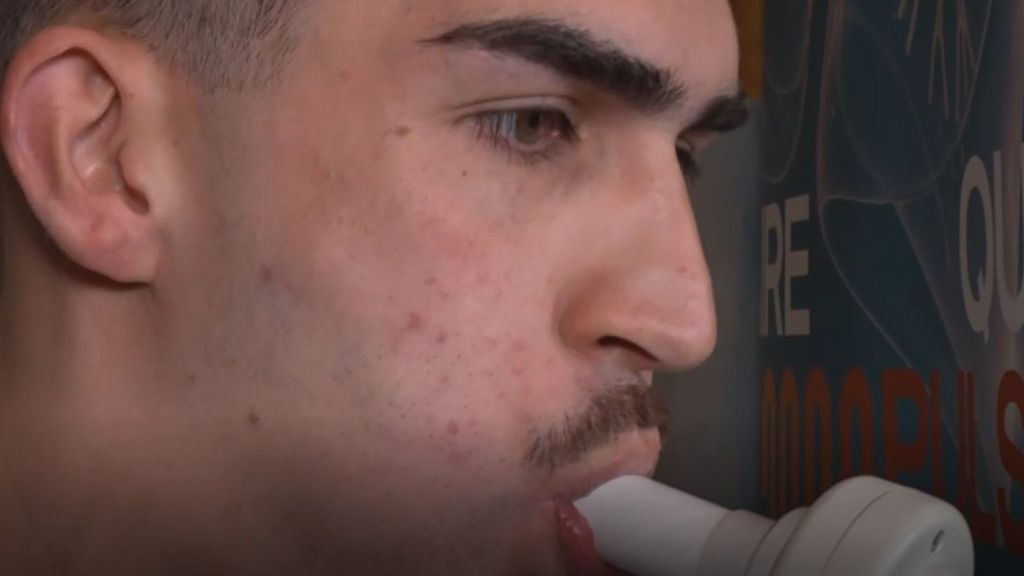 Mario, un simple soplido para saber si tiene asma, ya que un 30% de enfermos no lo sabe
