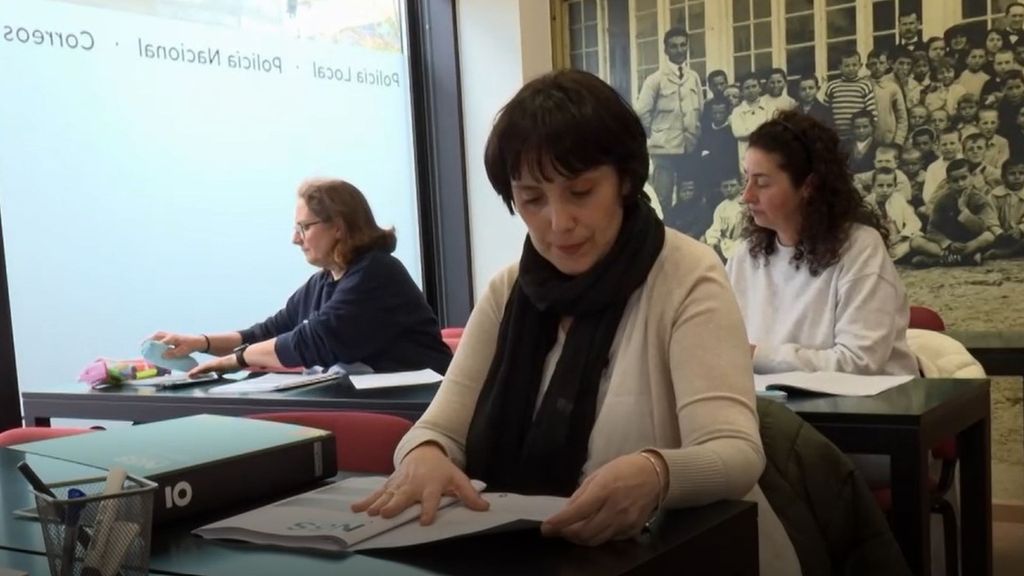Opositar con más de 50 años, un plan de vida que crece: "Es difícil, te enfrentas a gente joven que tiene más conocimientos que tú"