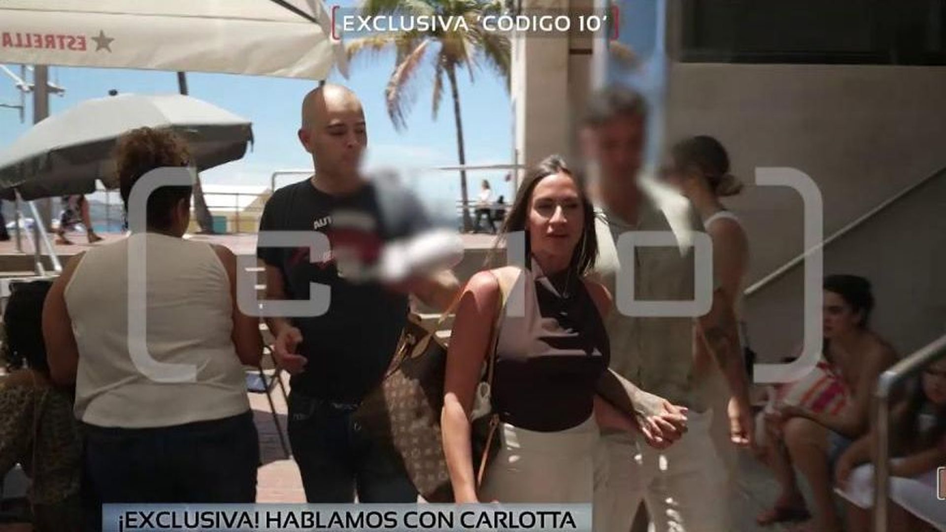 Exclusiva | Localizamos a Carlotta, una de las 'amigas' de Ábalos, en Gran Canaria: "Estoy demasiado ocupada con mi vida, con mis negocios..."