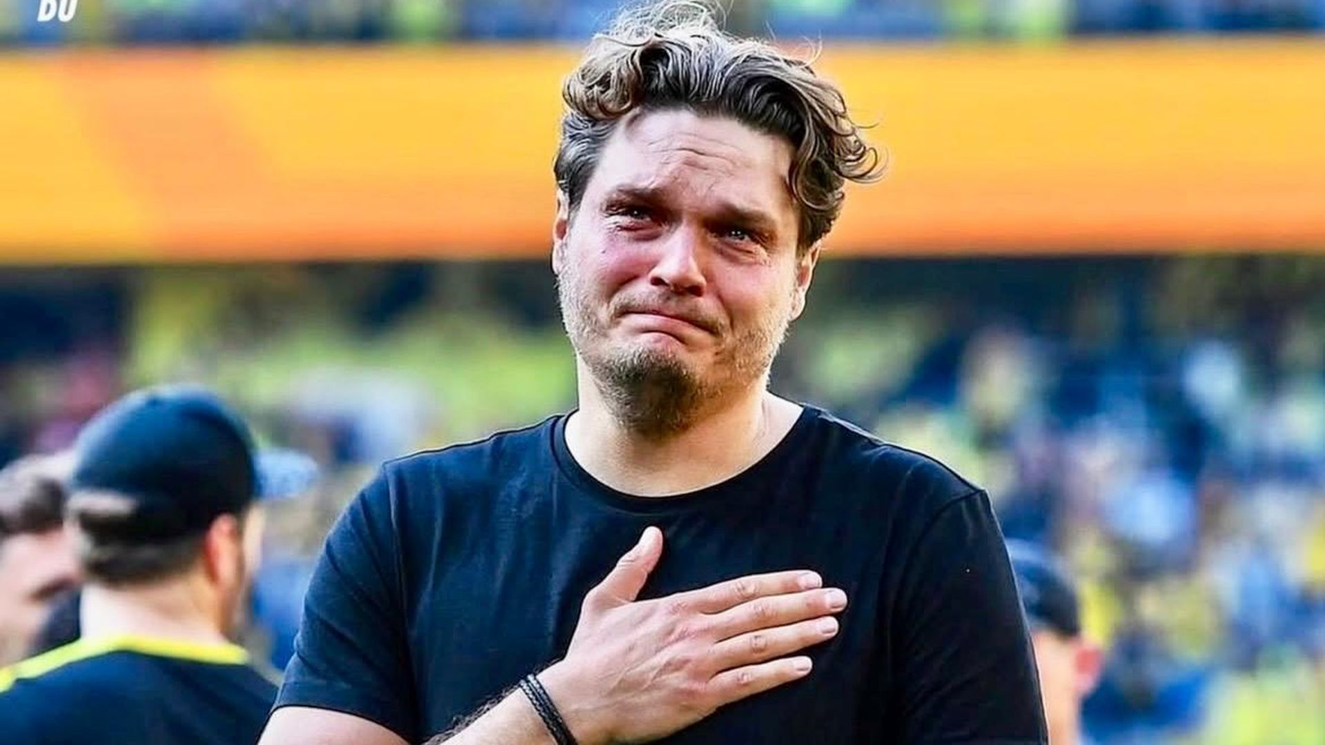 Edin Terzic llora tras perder la final de la Champions con el Borussia Dortmund
