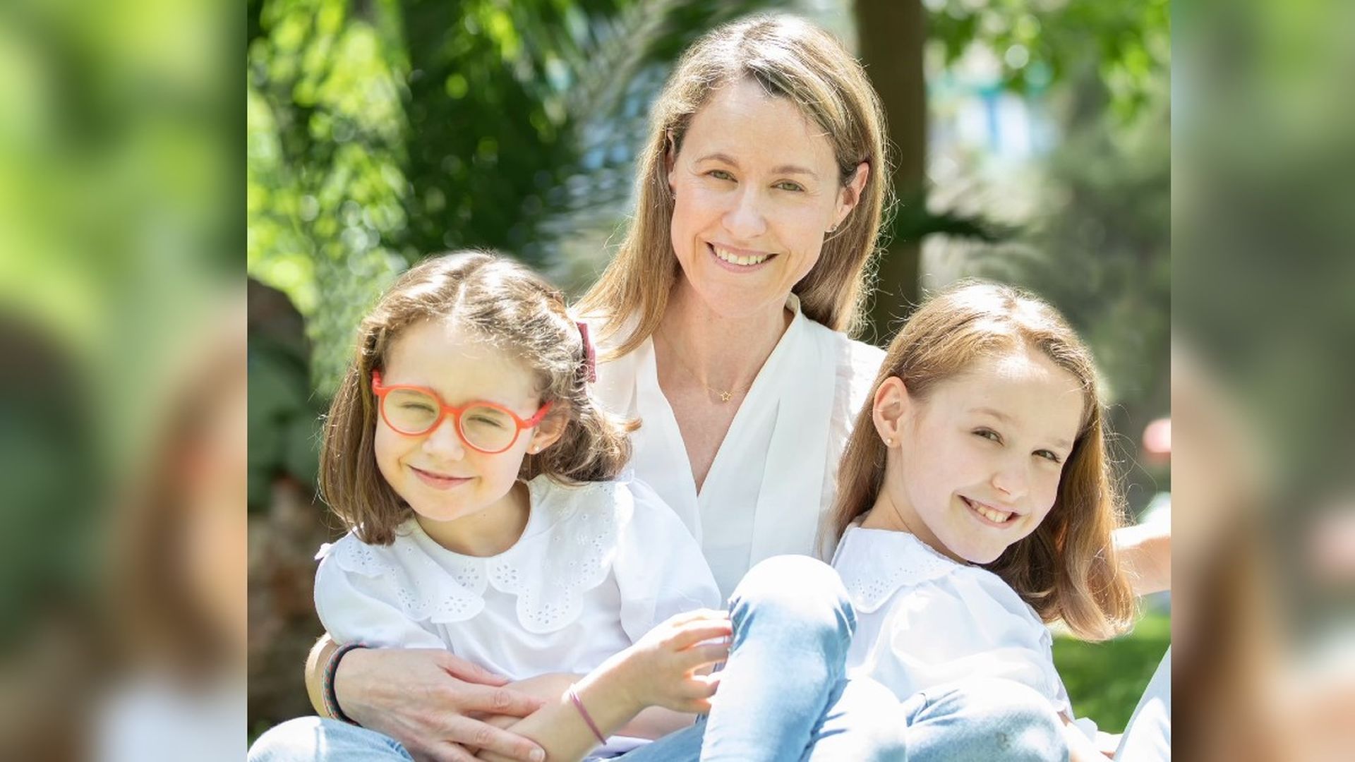 Elenita con su madre y su hermana en una imagen facilitada por la familia Elenita con su madre y su hermana en una imagen facilitada por la familia