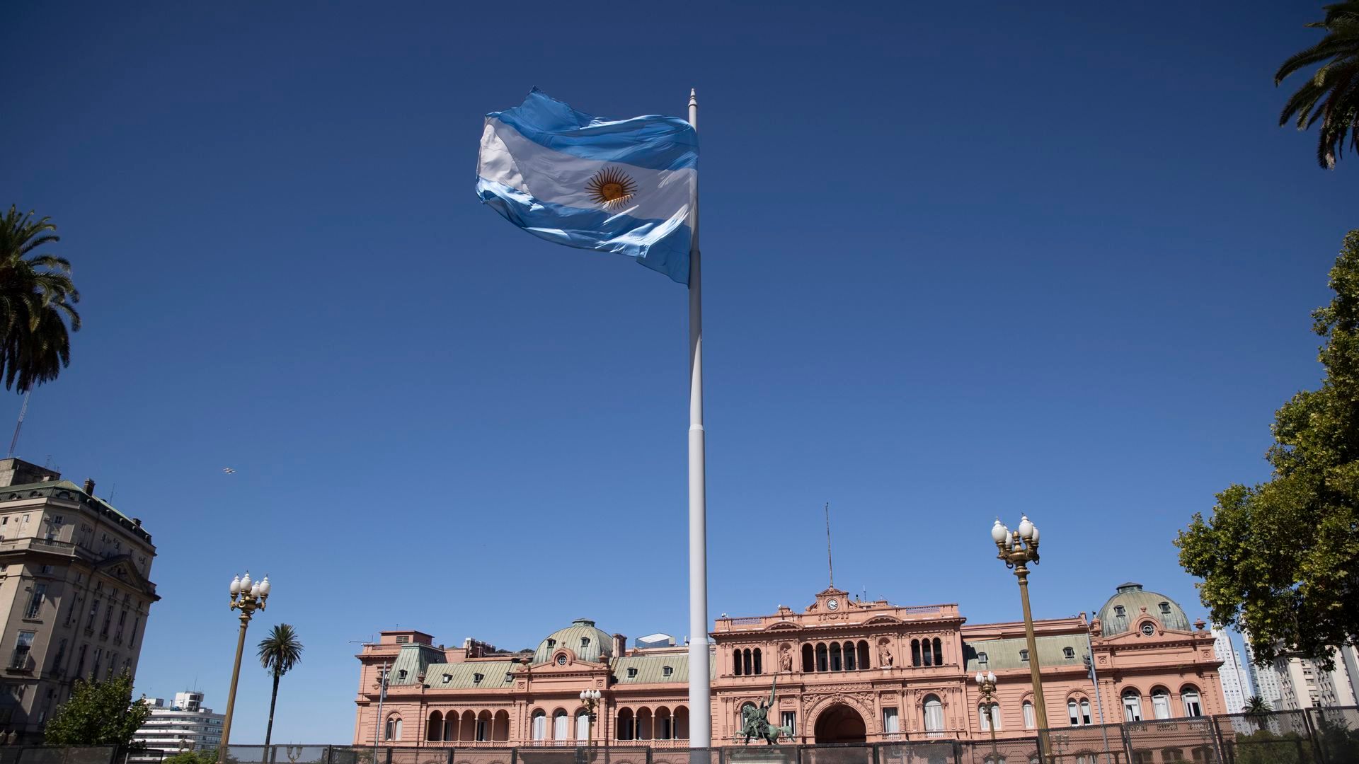 Imagen de archivo de una bandera de Argentina en Buenos Aires