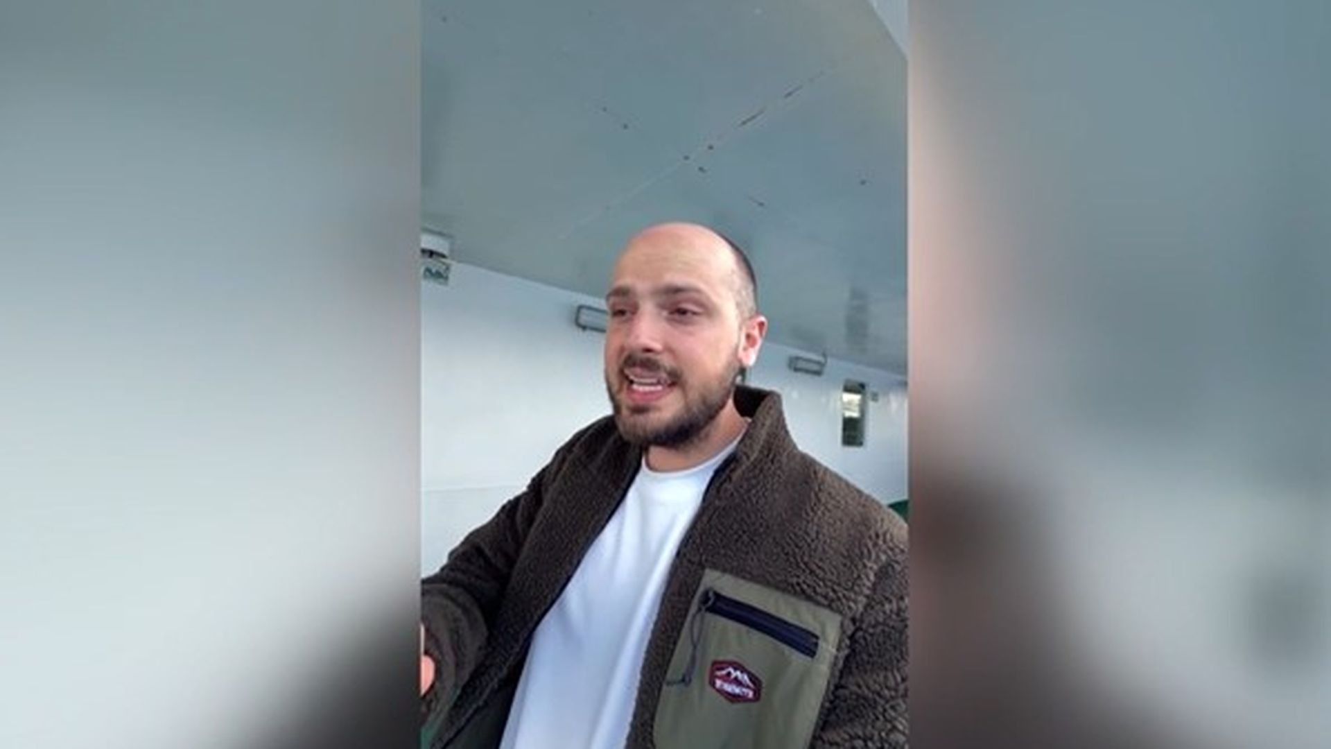 Kasem, un influencer confinado en el crucero afectado por el brote de hantavirus