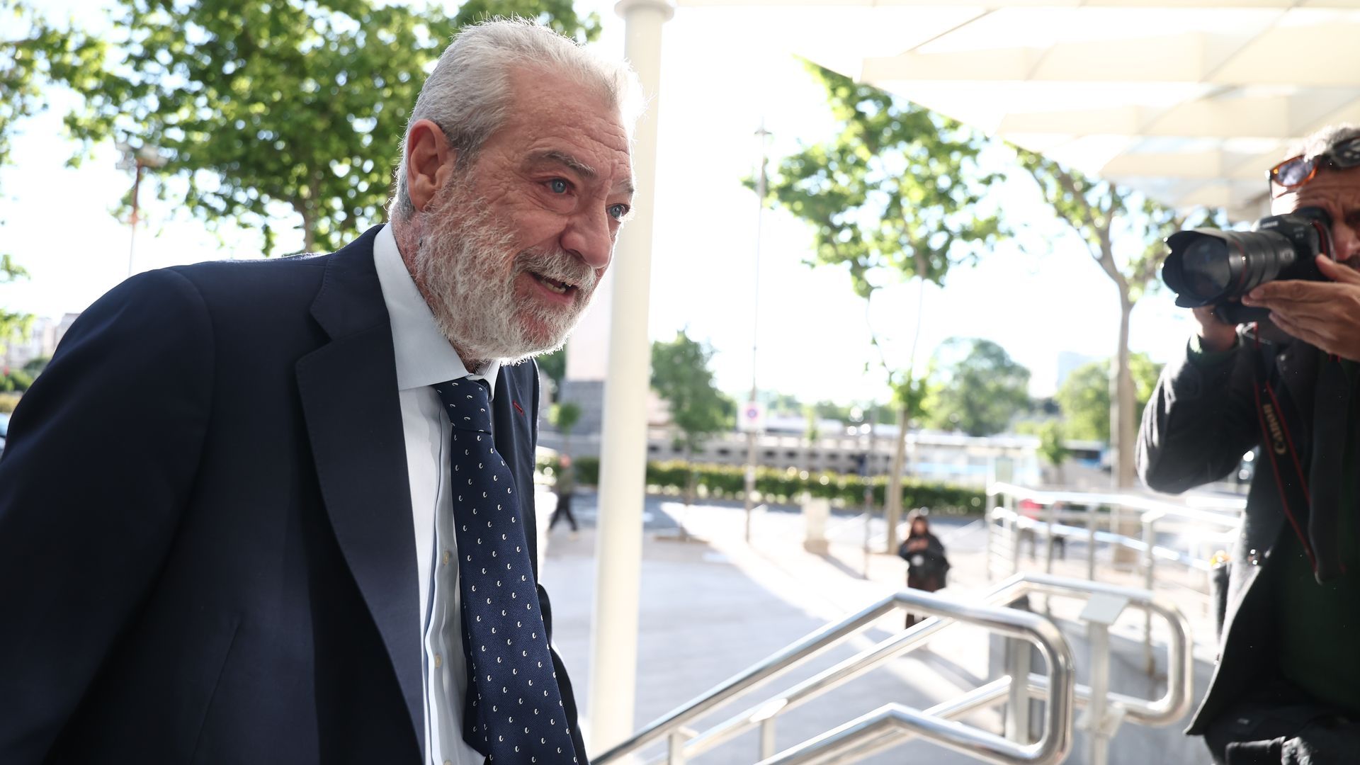 Miguel Ángel Rodríguez, jefe de gabinete de la presidenta, dice que el novio de Ayuso le pasó la foto de los dos periodistas