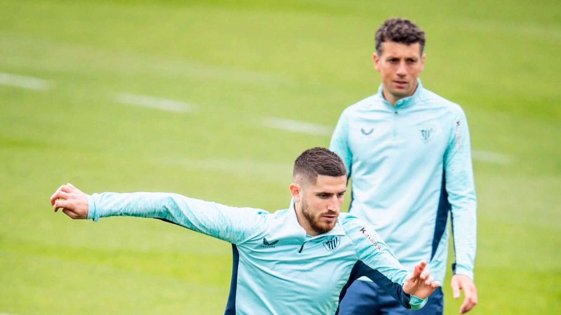 Oihan Sancet la conduce en un entrenamiento en Lezama