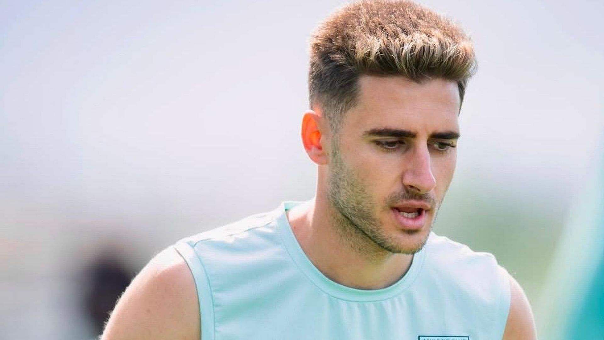 Robert Navarro se esfuerza en un entrenamiento en Lezama