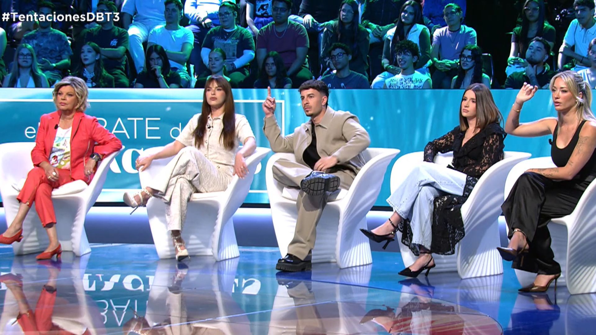 Las imágenes inéditas de Atamán y Claudia dividen a los colaboradores de 'El Debate de las Tentaciones'