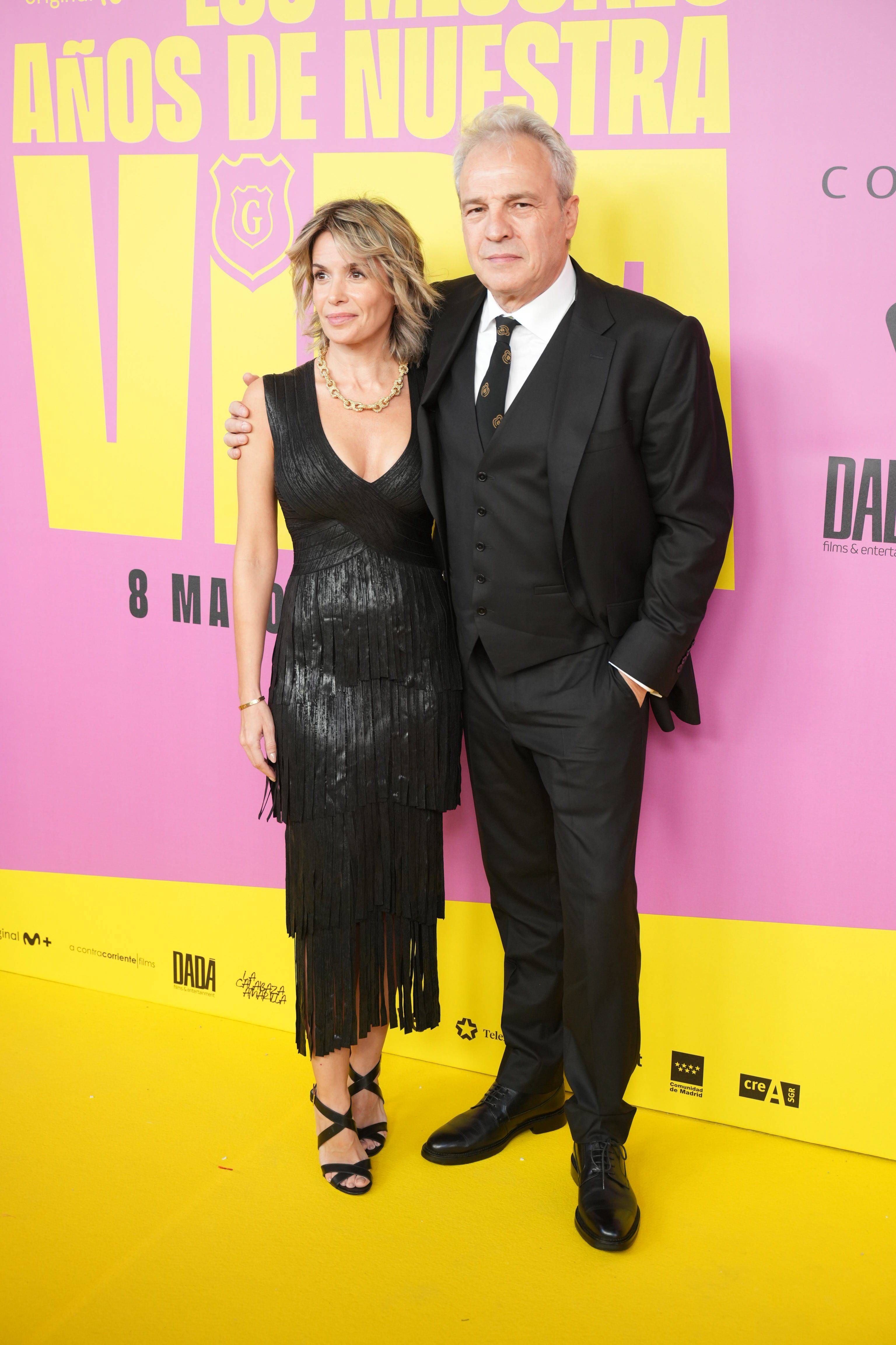 David Summers y Christine Cambeiro, en la alfombra roja del preestreno de la película de Hombres G