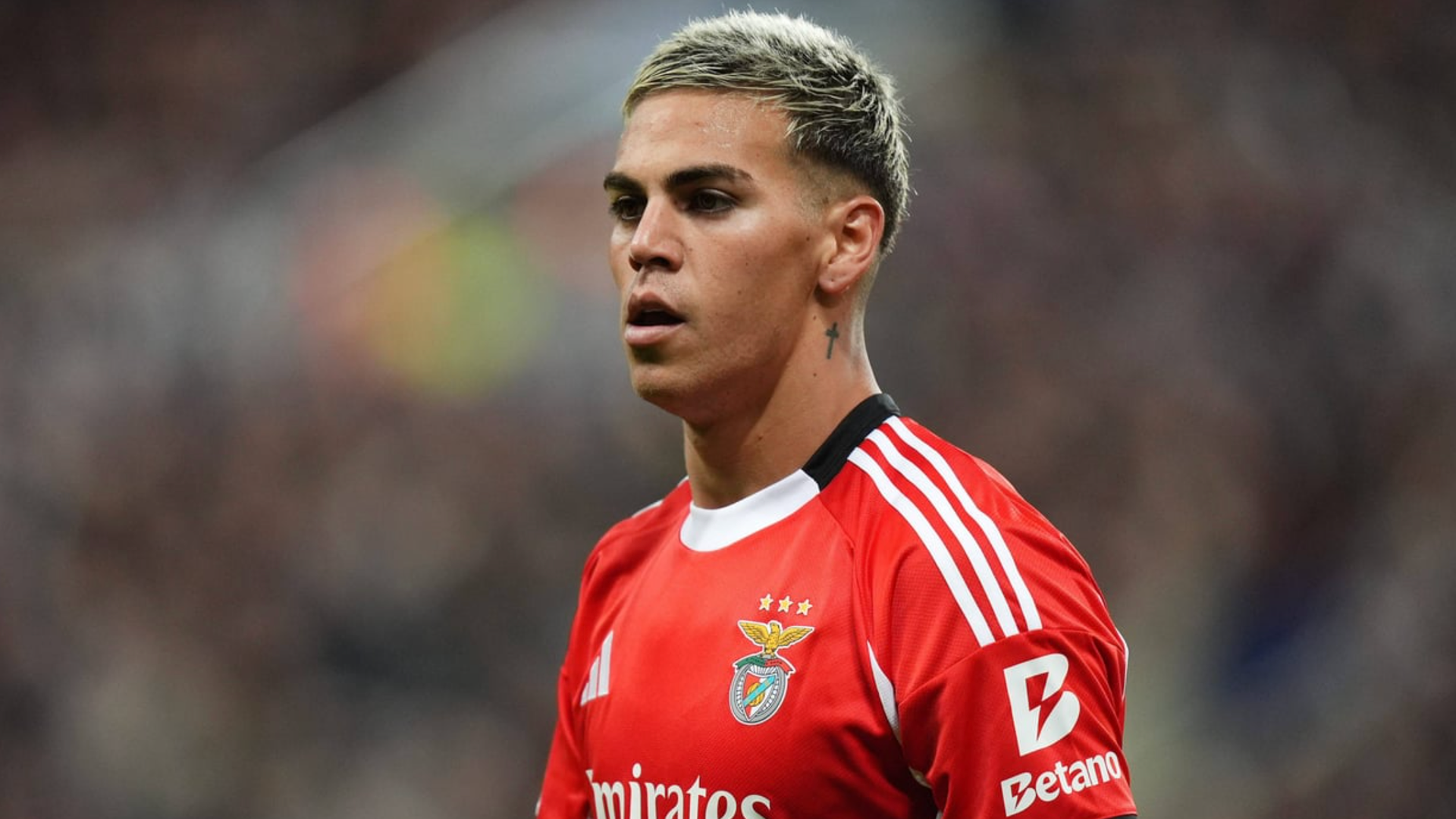 Enzo Barrenechea con el Benfica