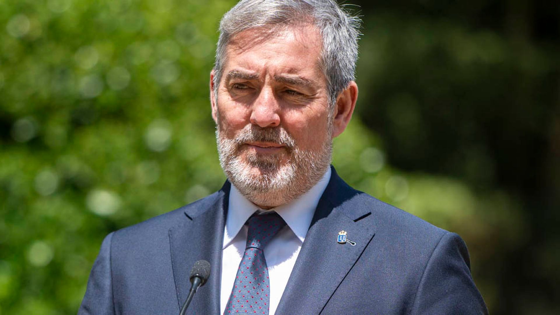 Fernando Clavijo es padre de dos hijas: son Elisa y Mencía, de unos veinte y doce años de edad