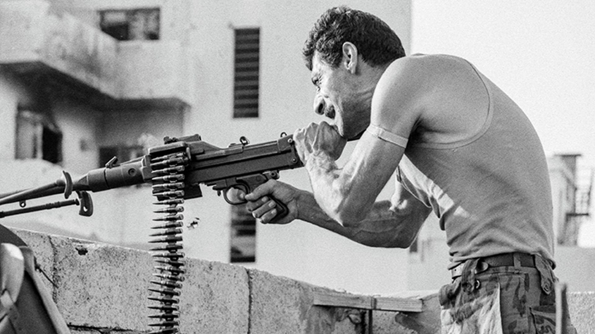 Fotografía tomada por Arturo Pérez-Reverte en una guerra