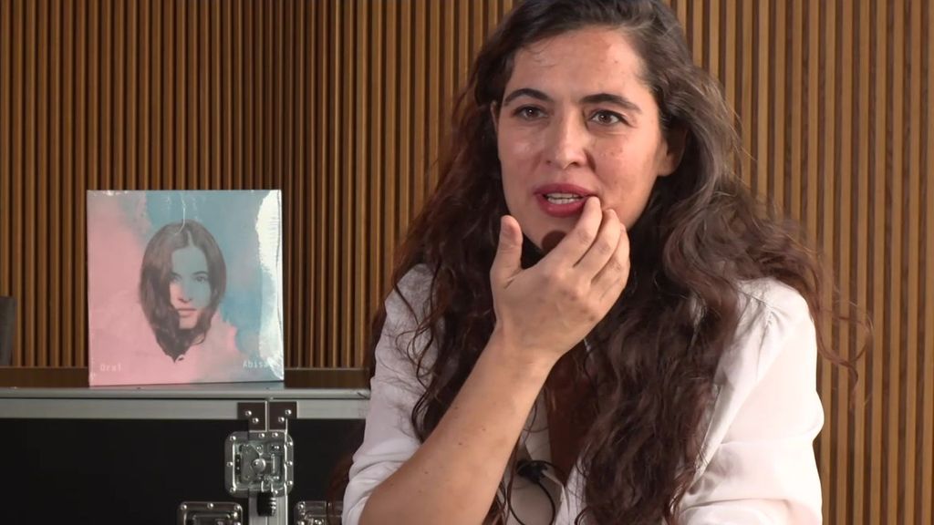 Silvia Pérez Cruz publica 'Oral Abisal': "A mi padre le contaba todo cantando y él acababa llorando"