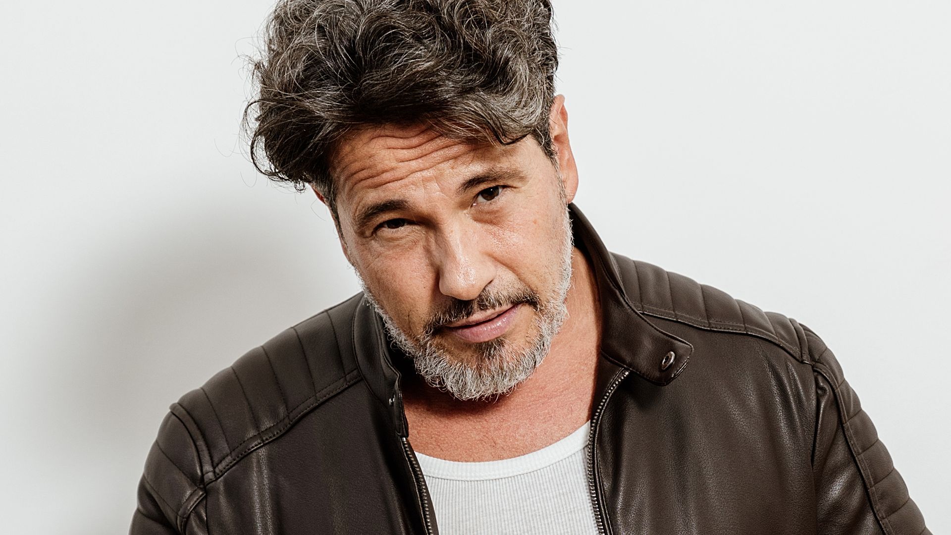 A sus 50 años, el gaditano David DeMaría mira al futuro con su nuevo disco, ‘La puerta mágica’.