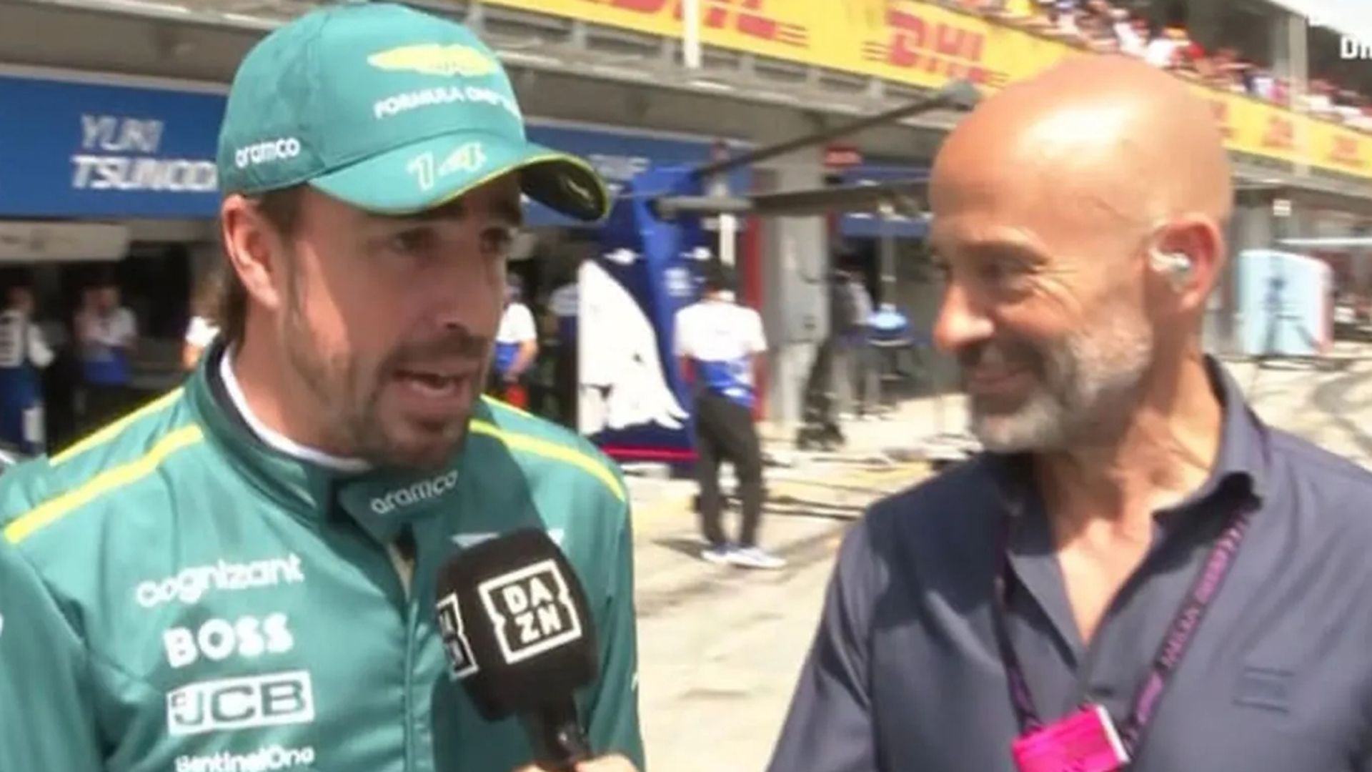 Fernando Alonso y Antonio Lobato, antes del GP de Imola