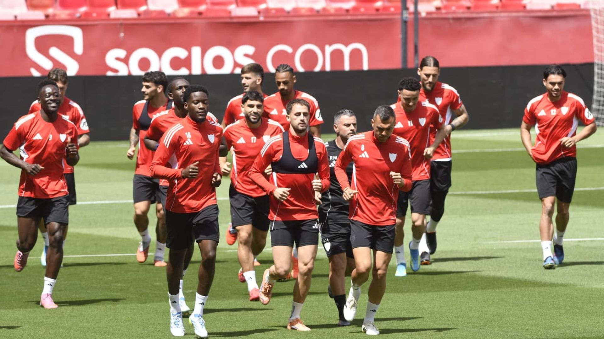 Los jugadores sevillistas, en el entrenamiento previo al Sevilla-Espanyol