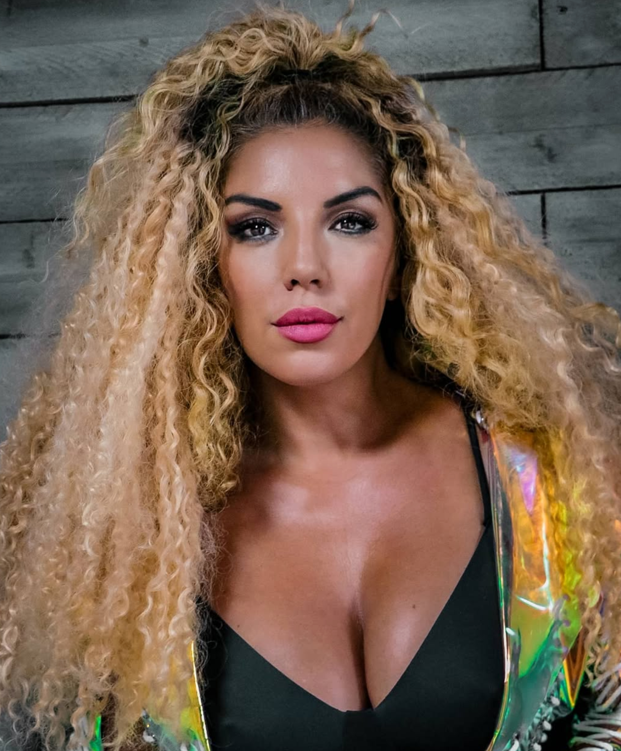 Rebeca regresa este año con su primer álbum de estudio