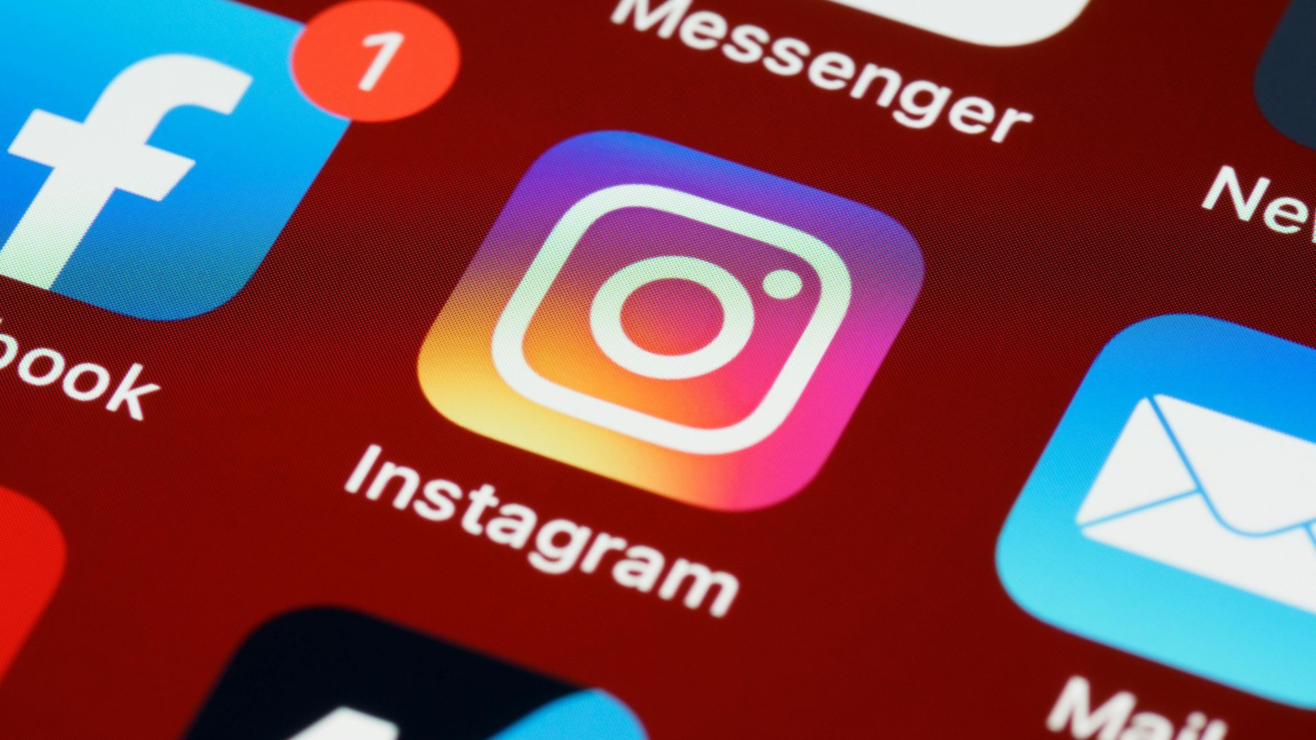 Un móvil con la app de Instagram