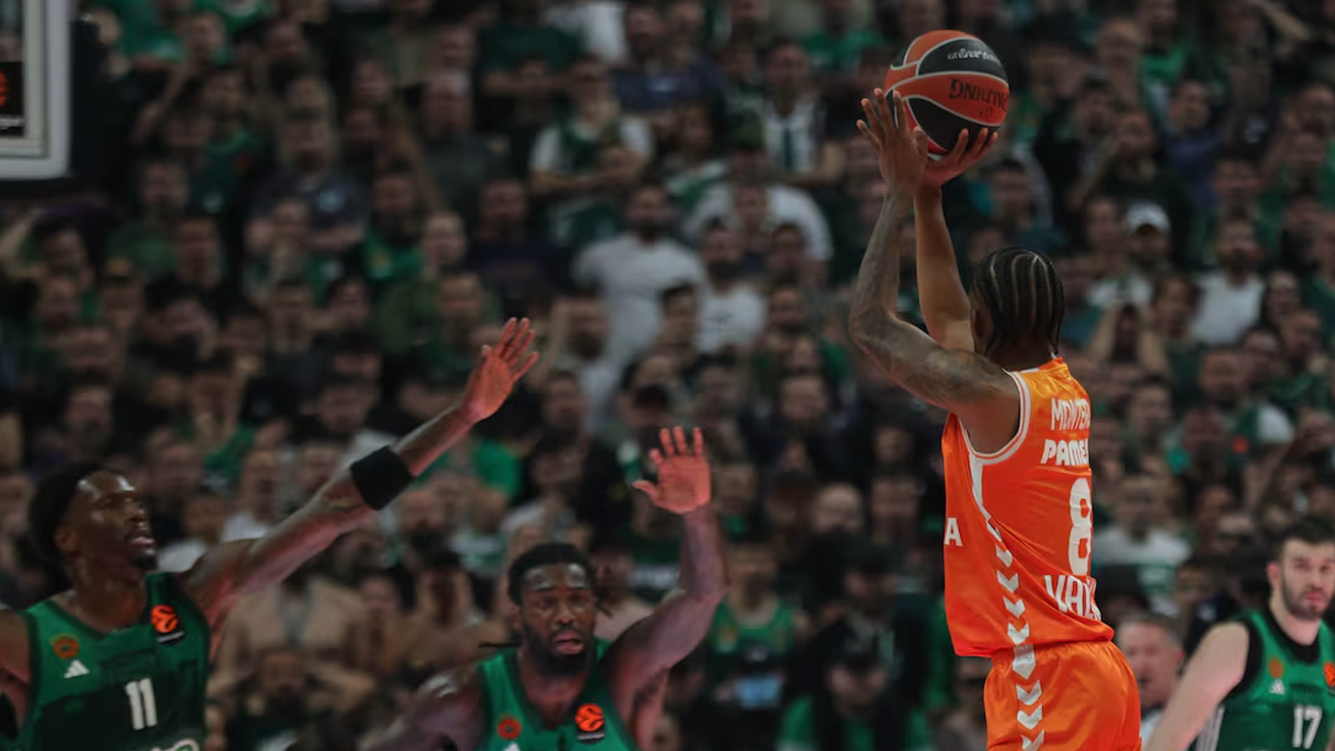 Valencia Basket fuerza el quinto partido ante el Panathinaikos, el Roig decide (86-89)