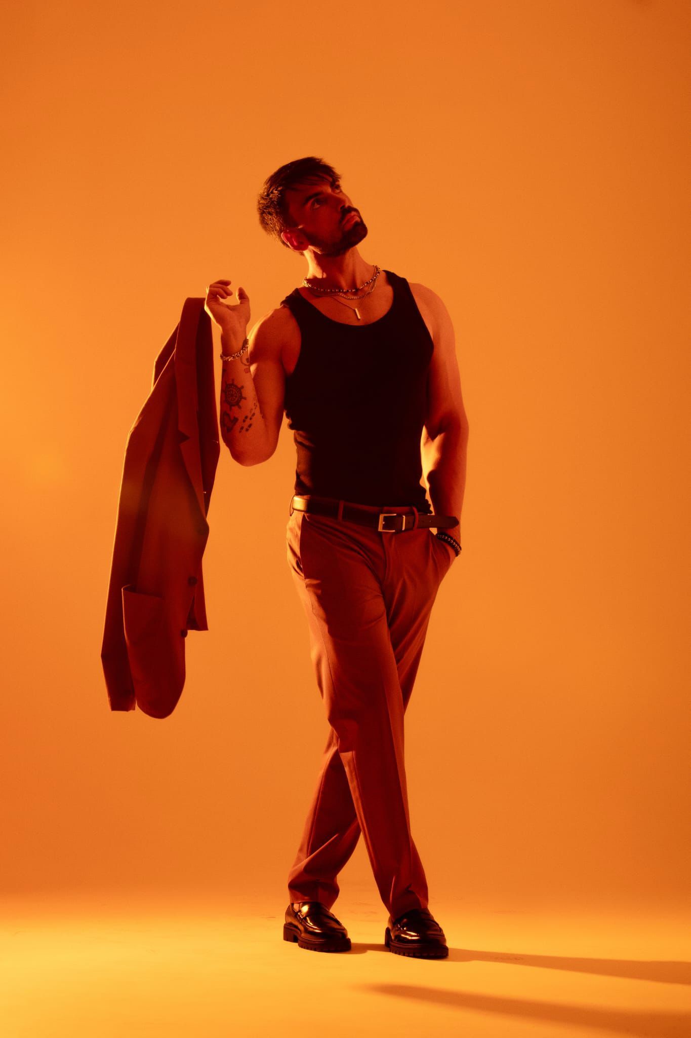 Zeus Montiel en el set de su último vídeo